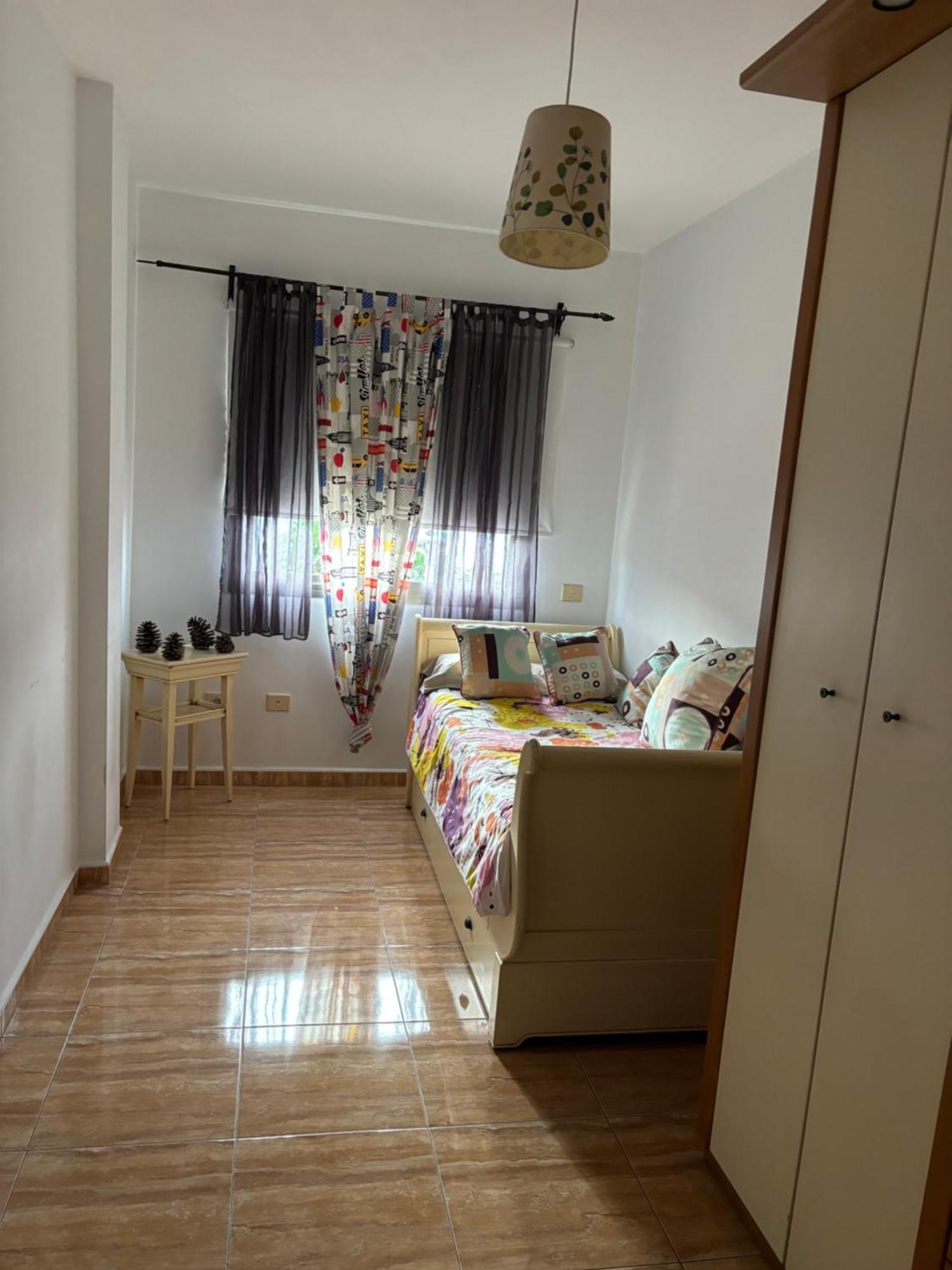 Piso Seminuevo Centrico Con Vistas Apartman Vecindario  Kültér fotó